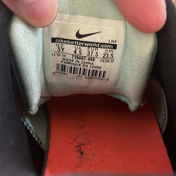 Nike Kobe Bryant Easter 10 Hot Lava Sunset Low Top Basketball Shoes - Picture 5 of 7